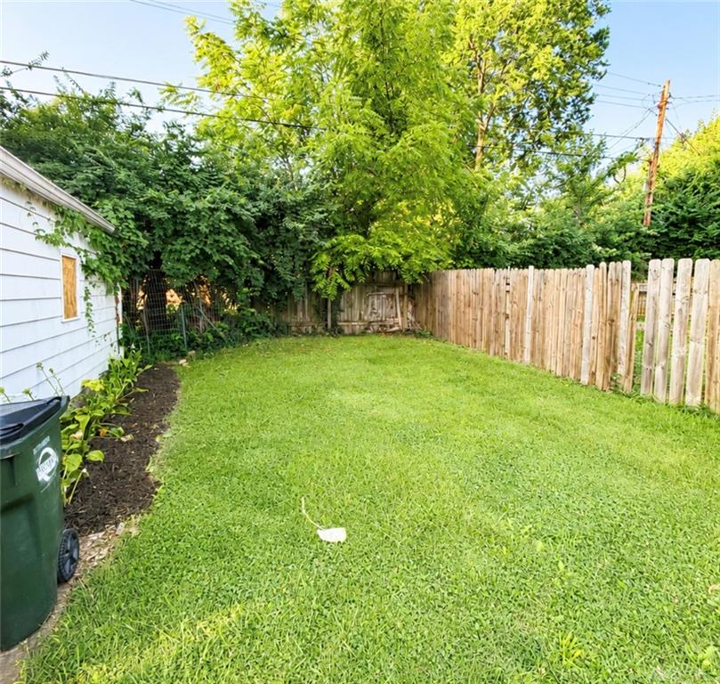 2116 Lodell Property Photo 6