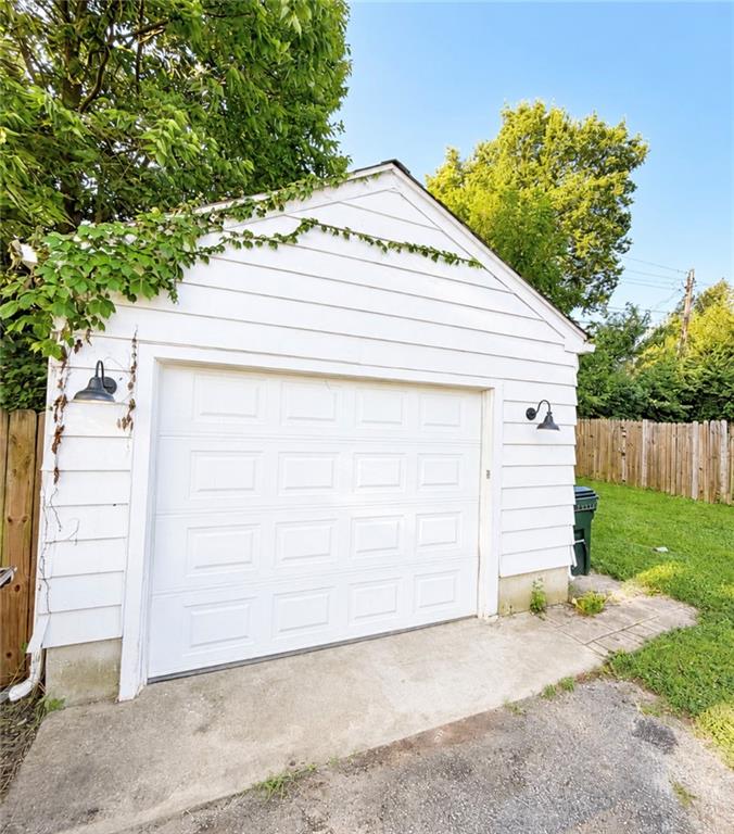 2116 Lodell Property Photo 7