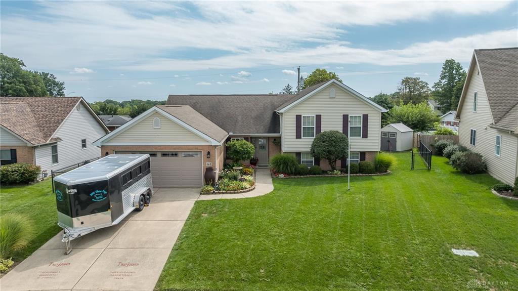 165 Hampton Property Photo 4