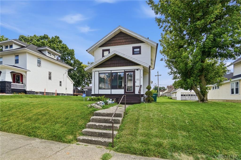 1587 Charles Property Photo 3