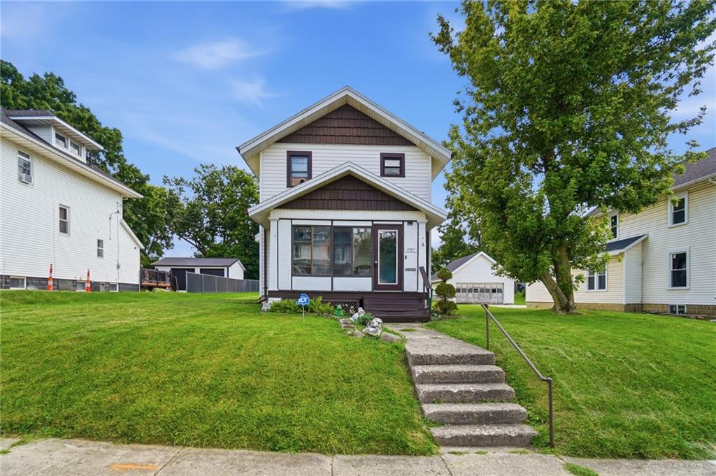 1587 Charles Property Photo 4