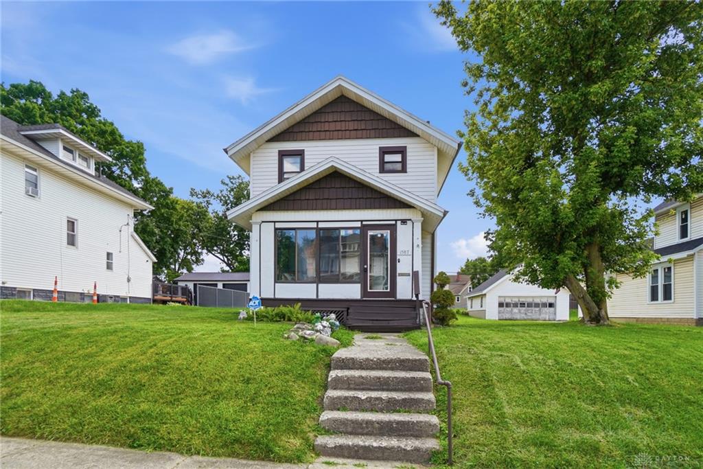 1587 Charles Property Photo 5