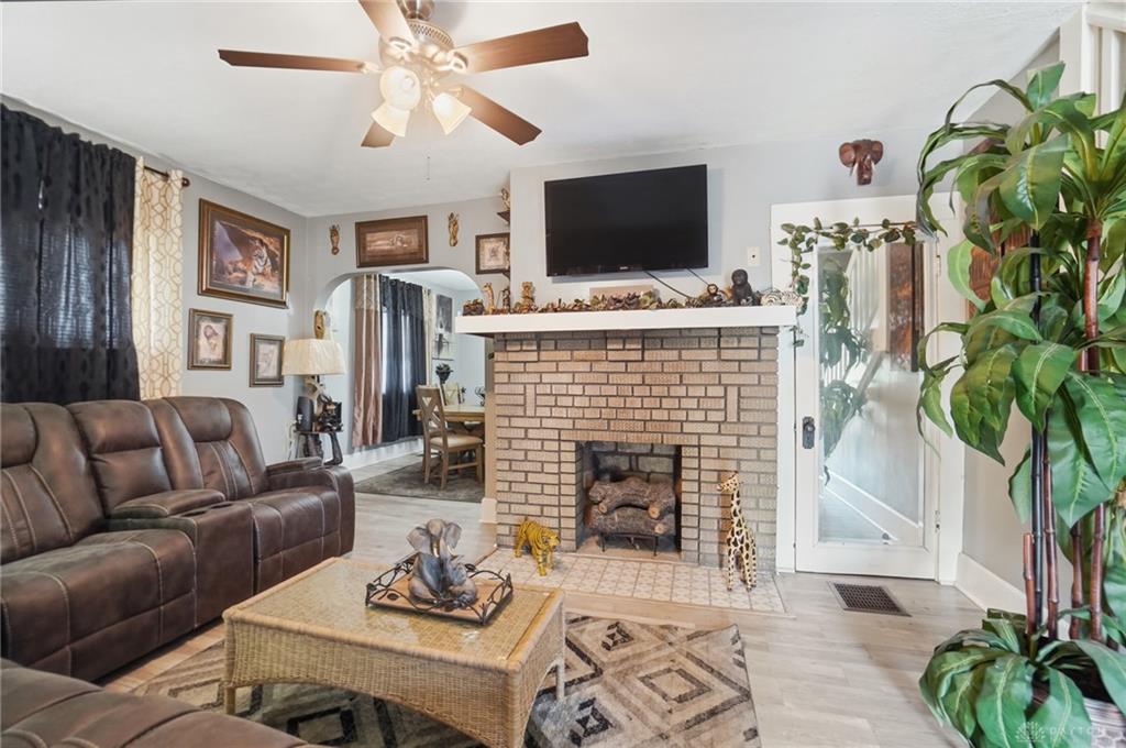 1587 Charles Property Photo 9