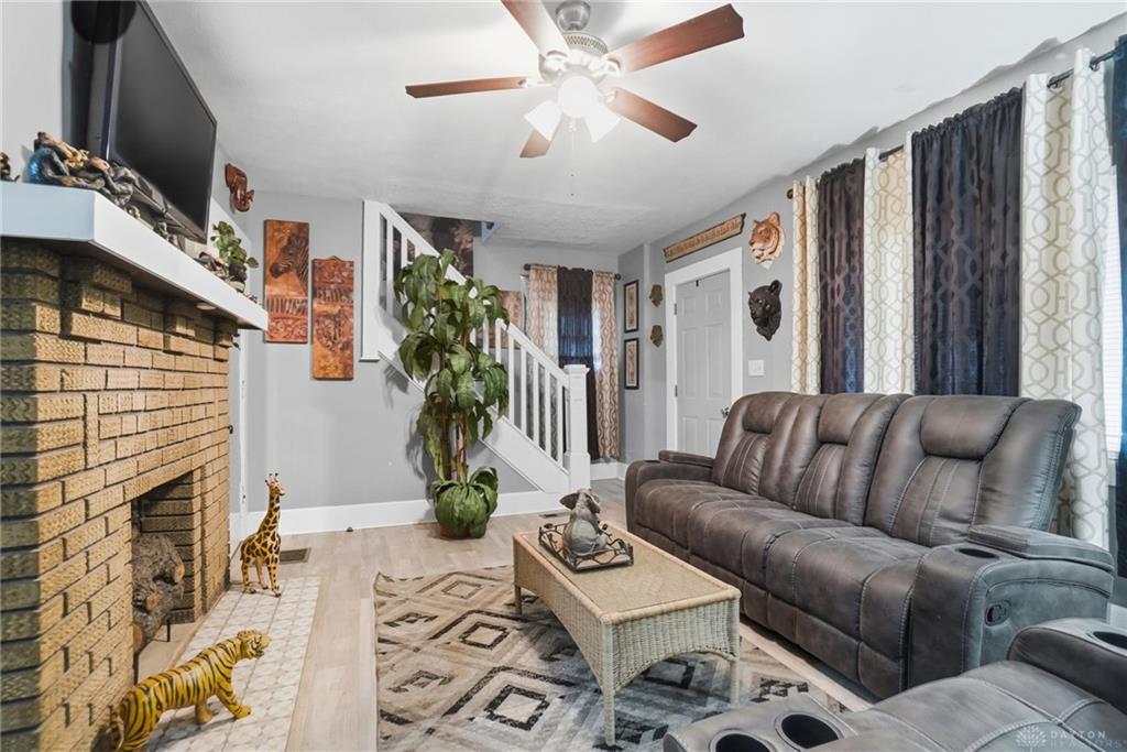 1587 Charles Property Photo 14