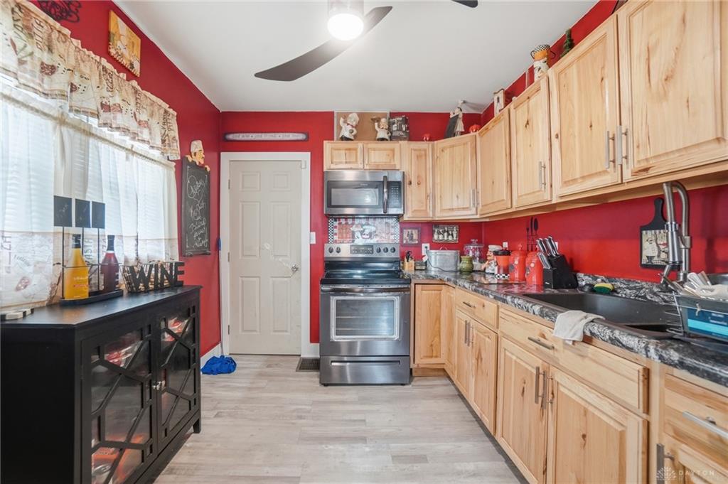 1587 Charles Property Photo 20