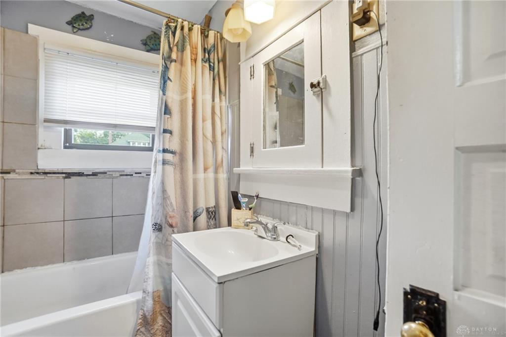 1587 Charles Property Photo 29