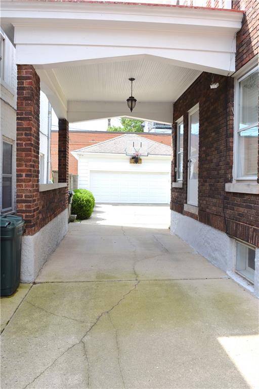 211 W Greene Property Photo 69