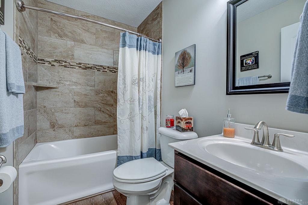 1211 Redbud Property Photo 6