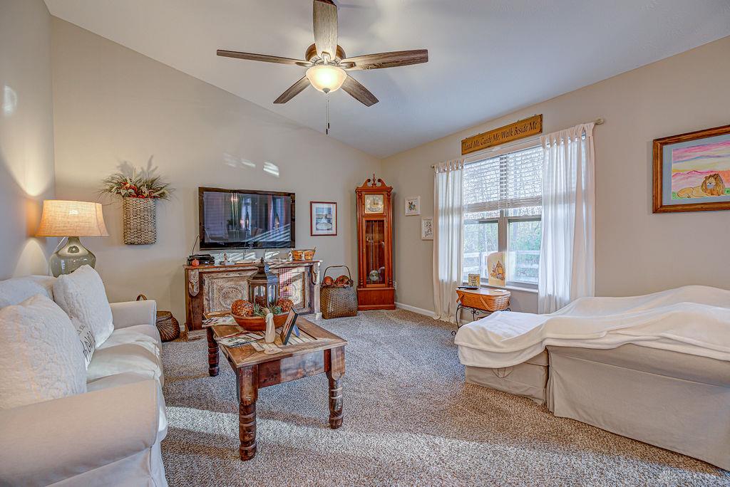 1211 Redbud Property Photo 10