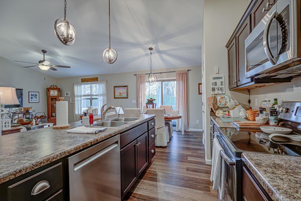 1211 Redbud Property Photo 17