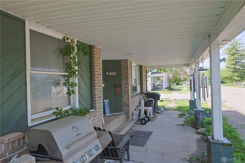 8524 Main Property Photo 3