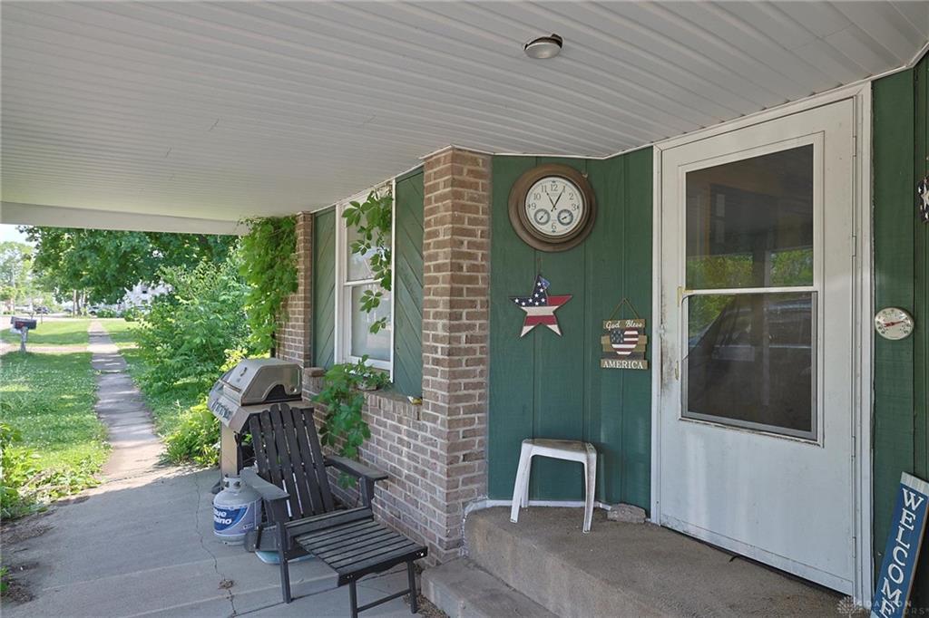8524 Main Property Photo 5