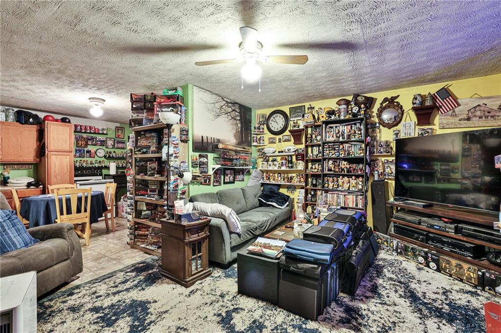 8524 Main Property Photo 6