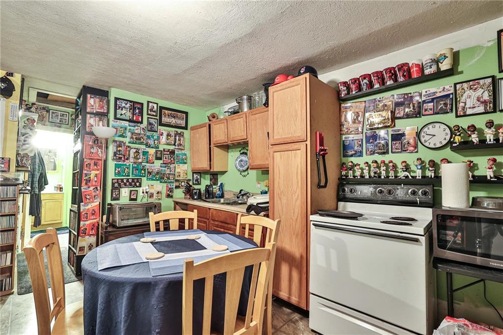 8524 Main Property Photo 11