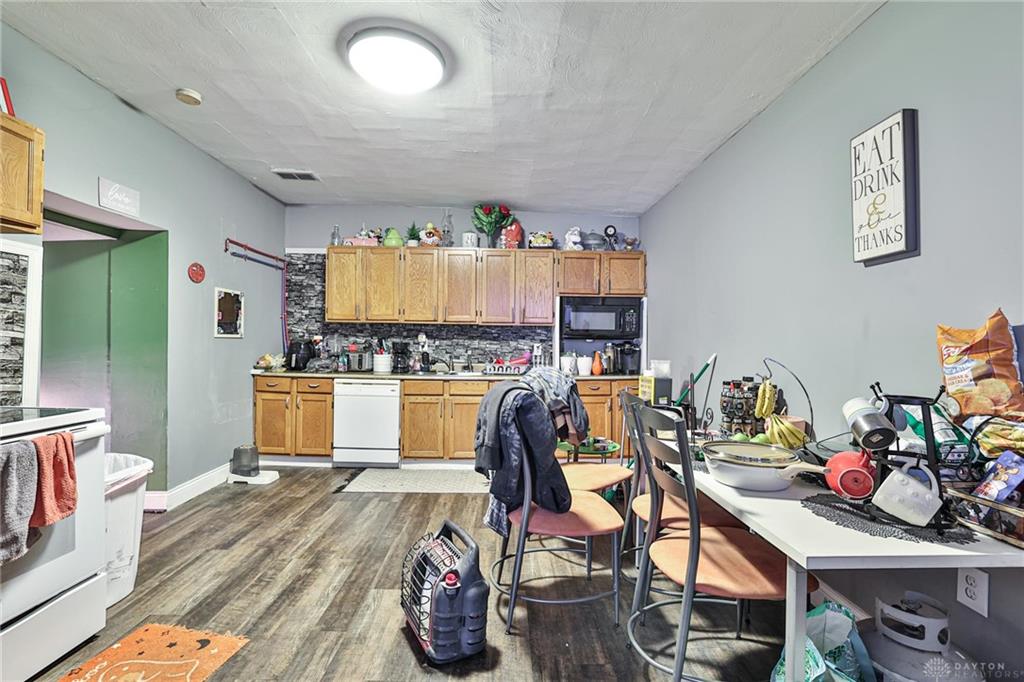 8524 Main Property Photo 23