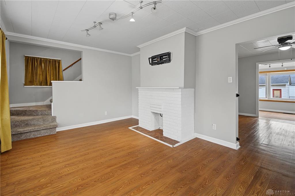 1630 Rosemont Property Photo 5
