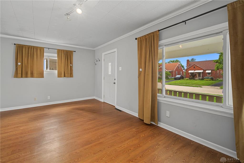 1630 Rosemont Property Photo 7