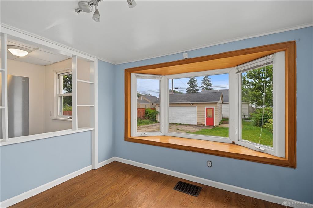 1630 Rosemont Property Photo 10