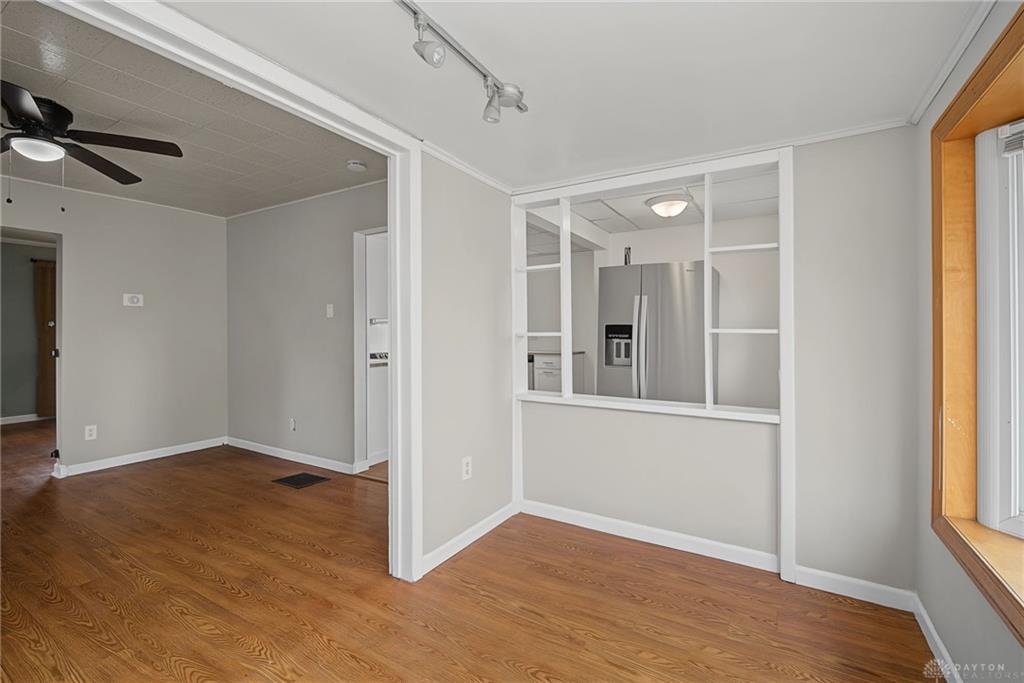 1630 Rosemont Property Photo 11