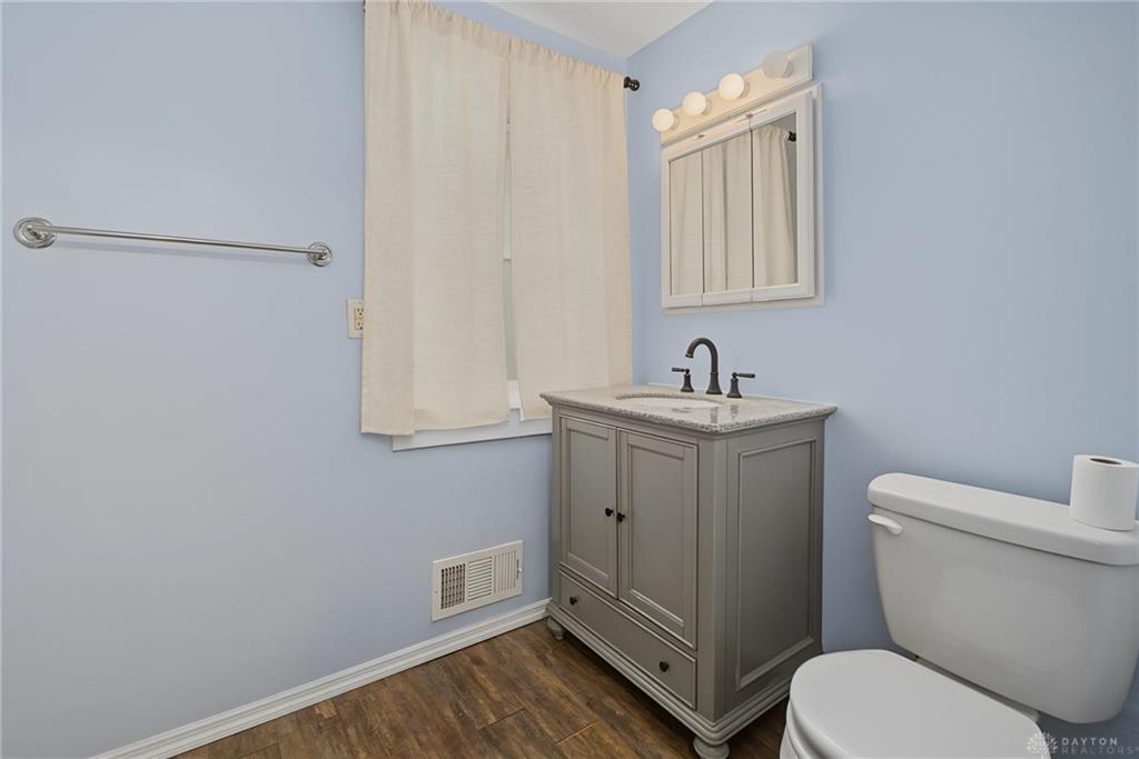 1630 Rosemont Property Photo 16