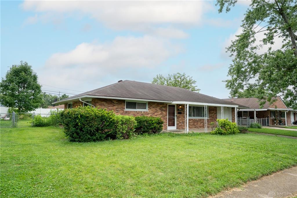 3888 Waterbury Property Photo 3