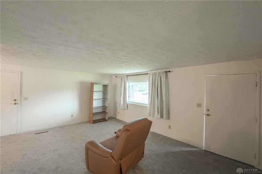 3888 Waterbury Property Photo 5
