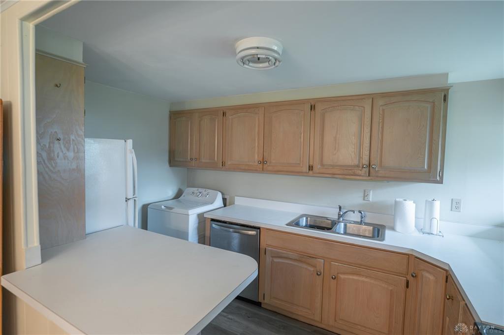 3888 Waterbury Property Photo 10