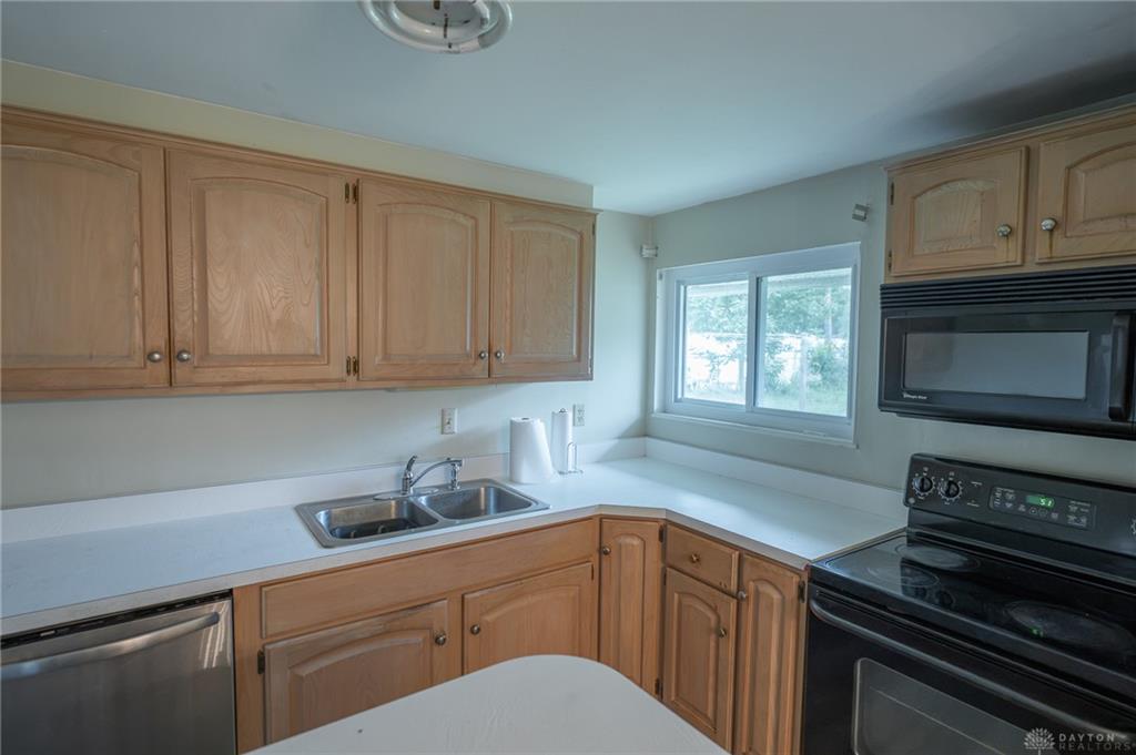 3888 Waterbury Property Photo 11