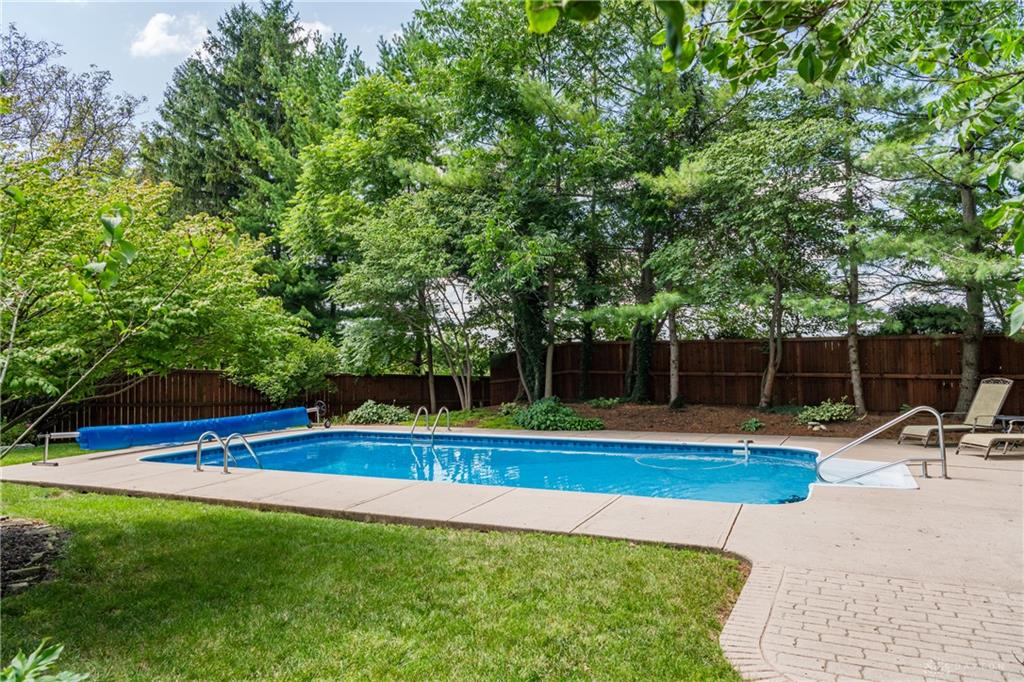 4 High Property Photo 18