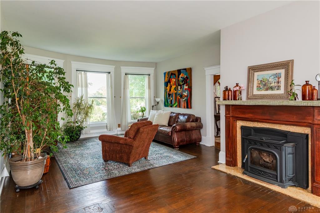 4 High Property Photo 33