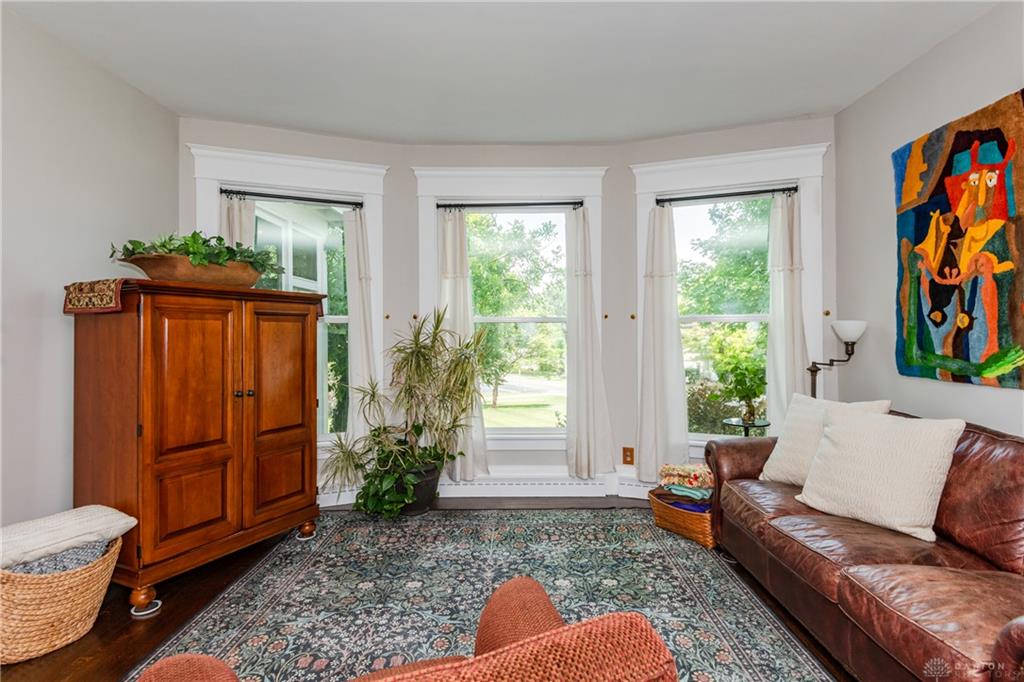 4 High Property Photo 35