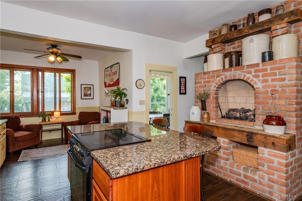 4 High Property Photo 37