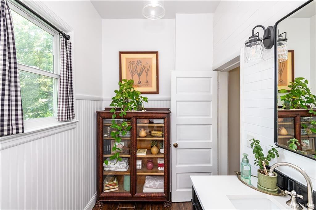4 High Property Photo 59