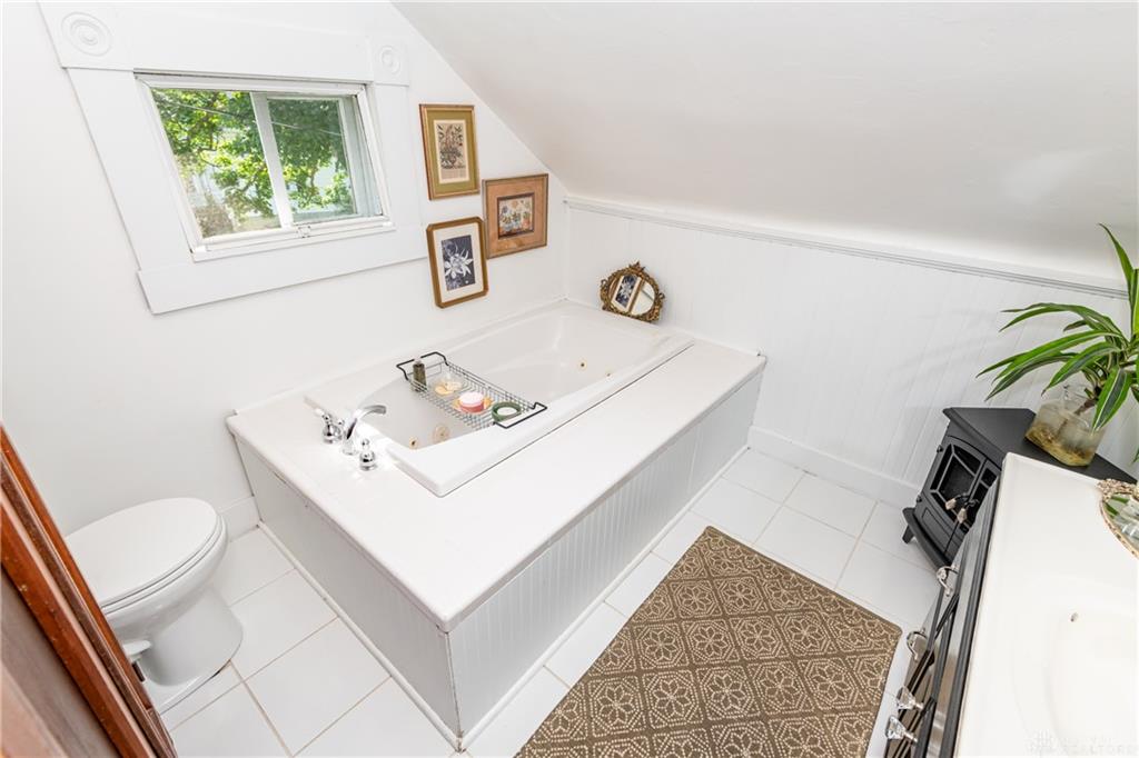 4 High Property Photo 65