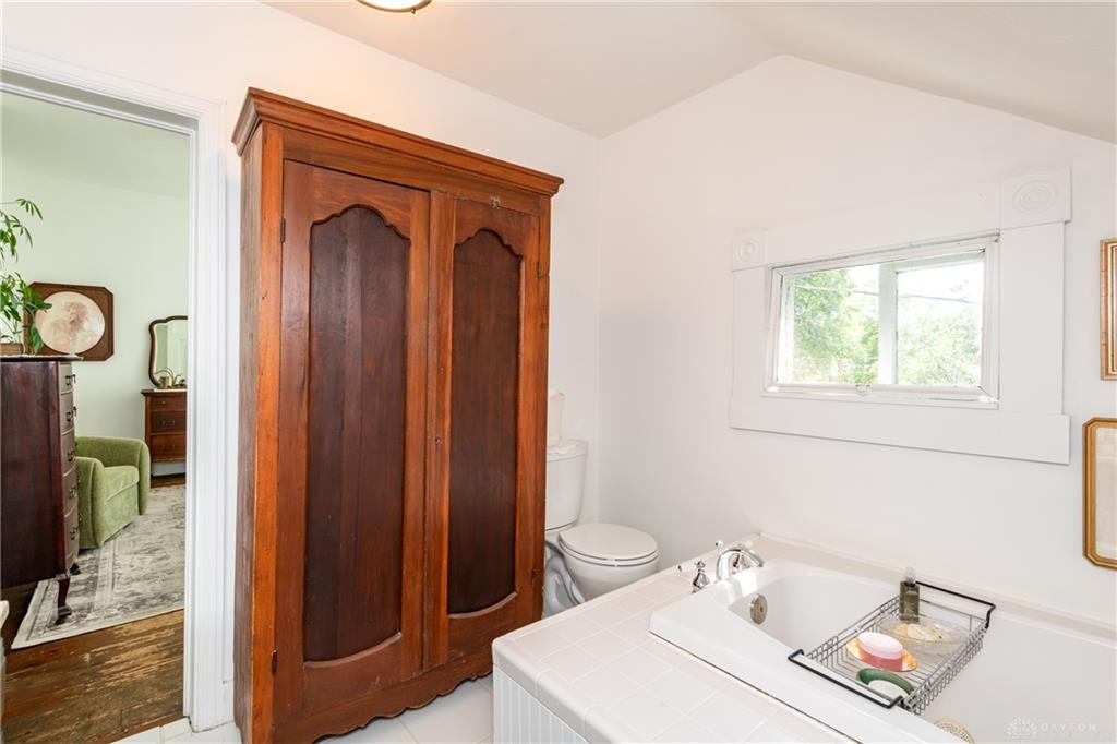 4 High Property Photo 66