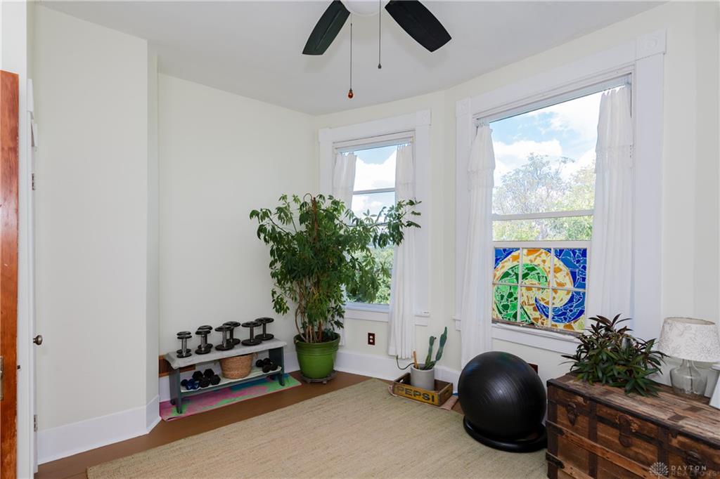 4 High Property Photo 69
