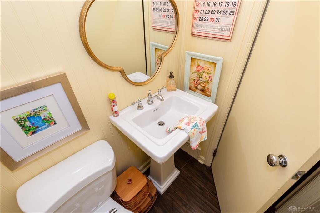 4 High Property Photo 73