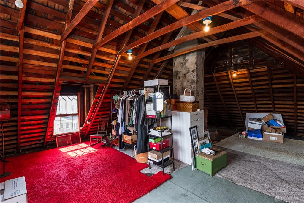 4 High Property Photo 76