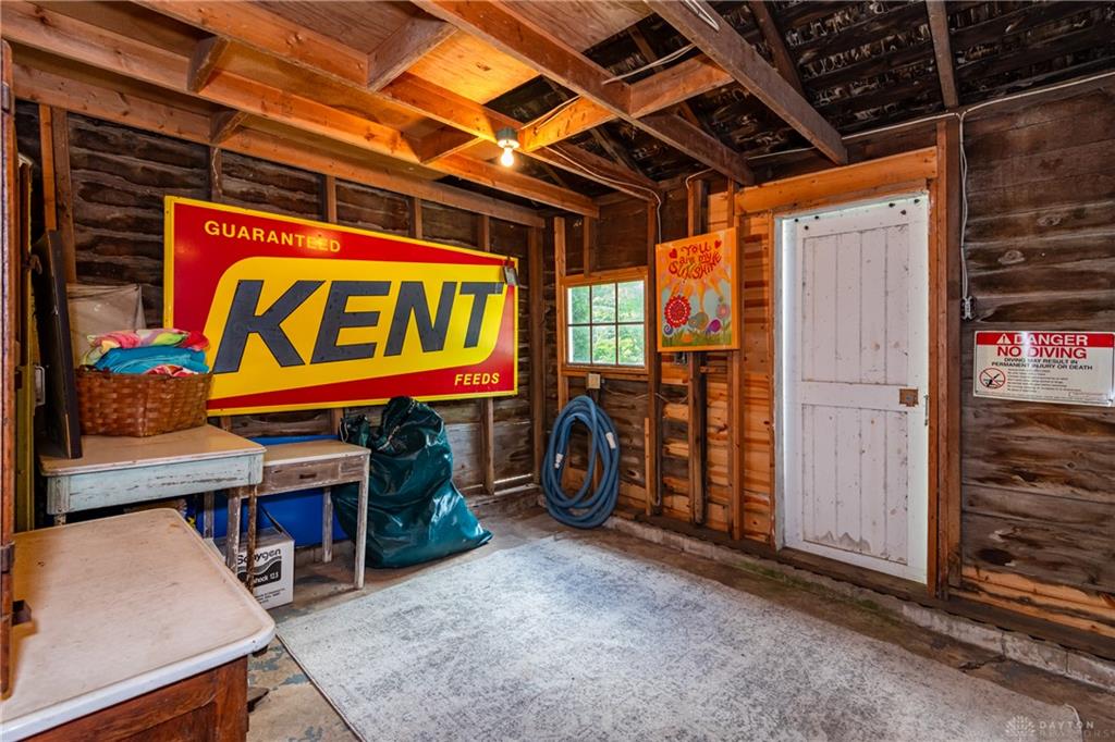 4 High Property Photo 79