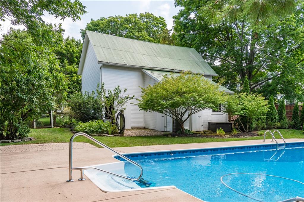 4 High Property Photo 81