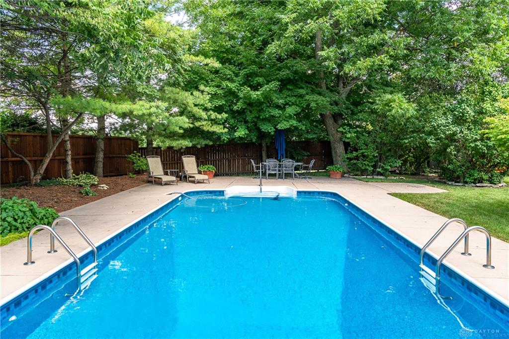 4 High Property Photo 82