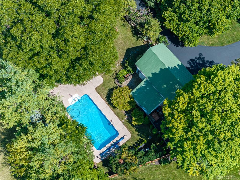 4 High Property Photo 87