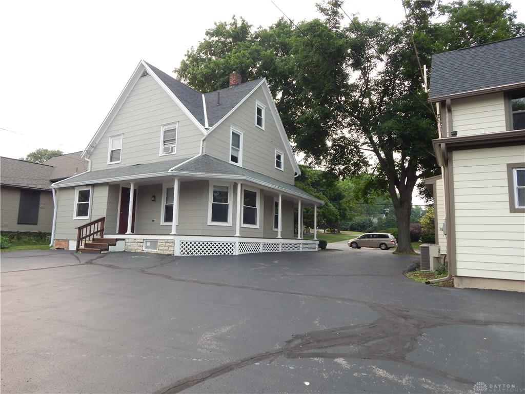 92 E Franklin Property Photo 4