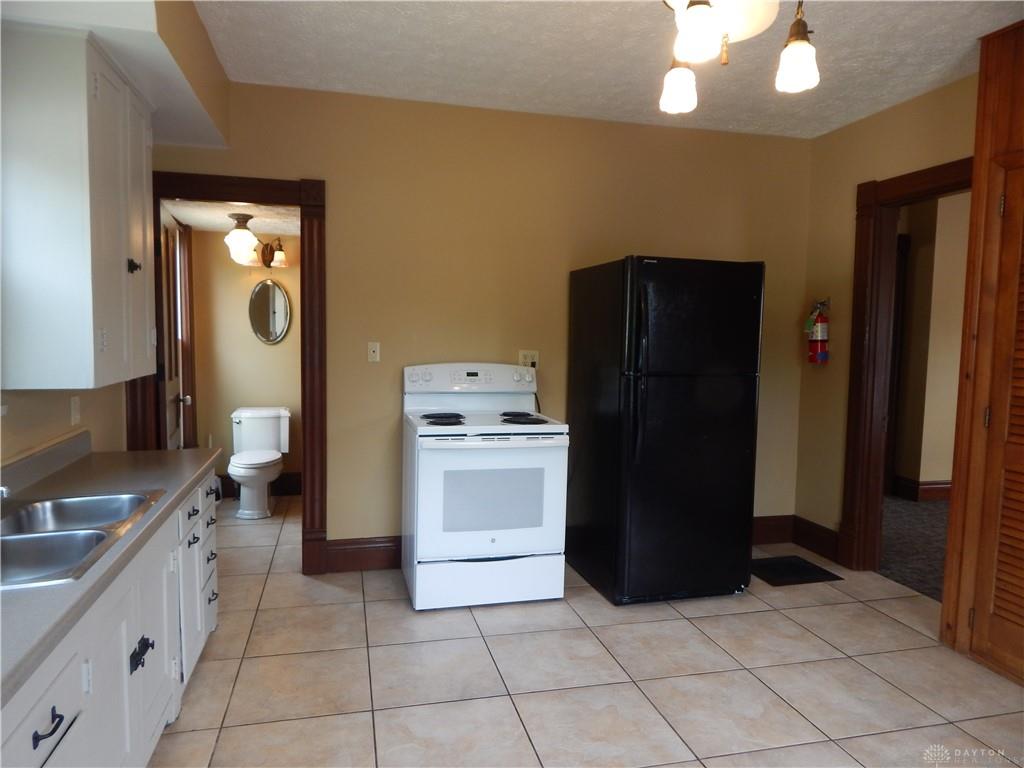 92 E Franklin Property Photo 7