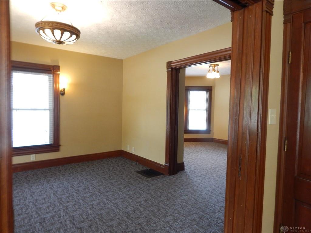 92 E Franklin Property Photo 11
