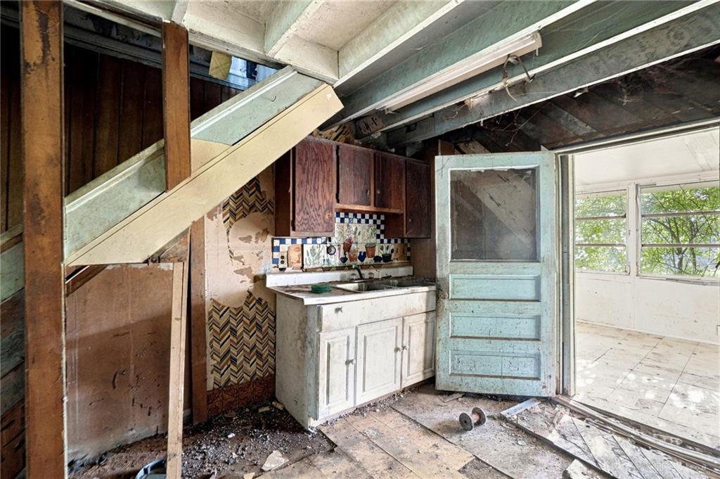 2019 Northern Property Photo 18