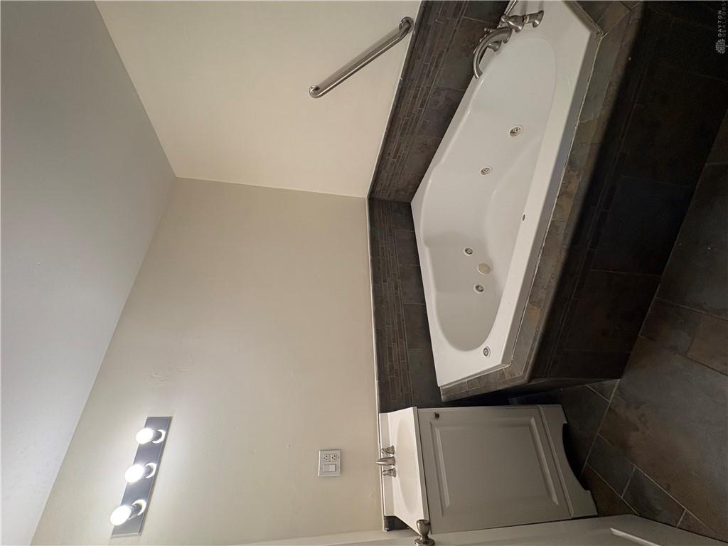 514 Snowglen Property Photo 8