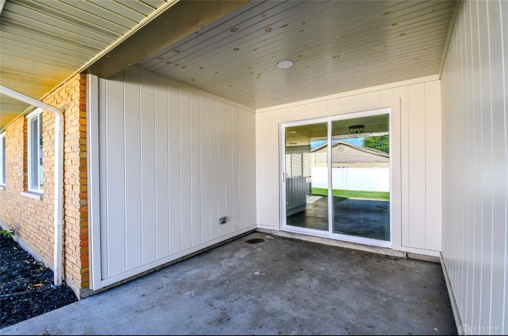 2276 Brookpark Property Photo 9