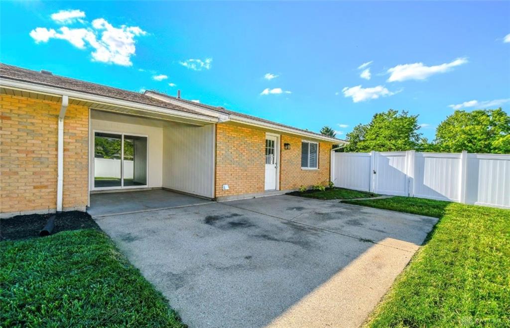 2276 Brookpark Property Photo 10