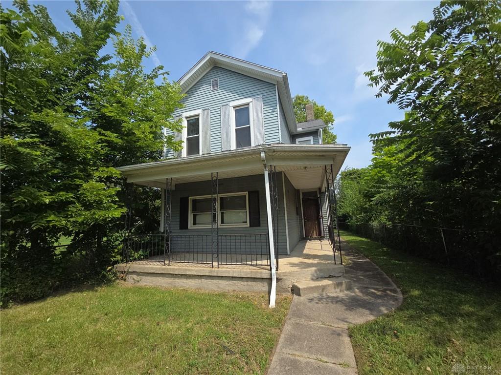 1027 W Riverview Property Photo 1